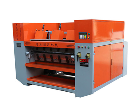 Automatic putty machine