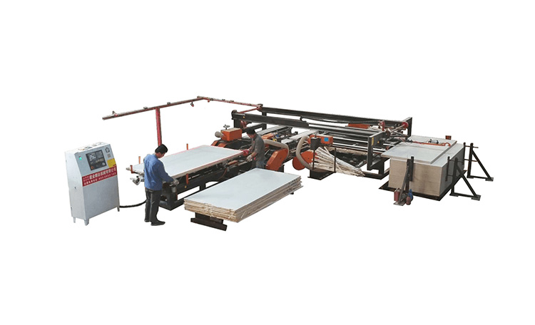 Edge sawing machine with adjustable width and width